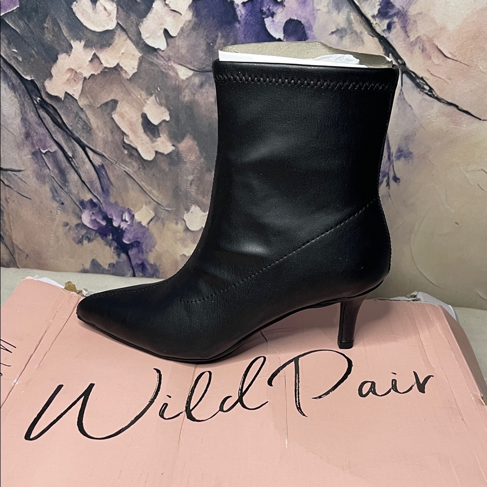 Wild Pair MANNONNP Sleek Black Heeled Boots